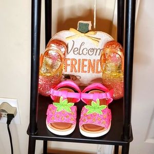 1 PAIR OF JELLY SANDALS AND 1 PAIR OF PINK/GREEN SANDALS BOTH SZ 5